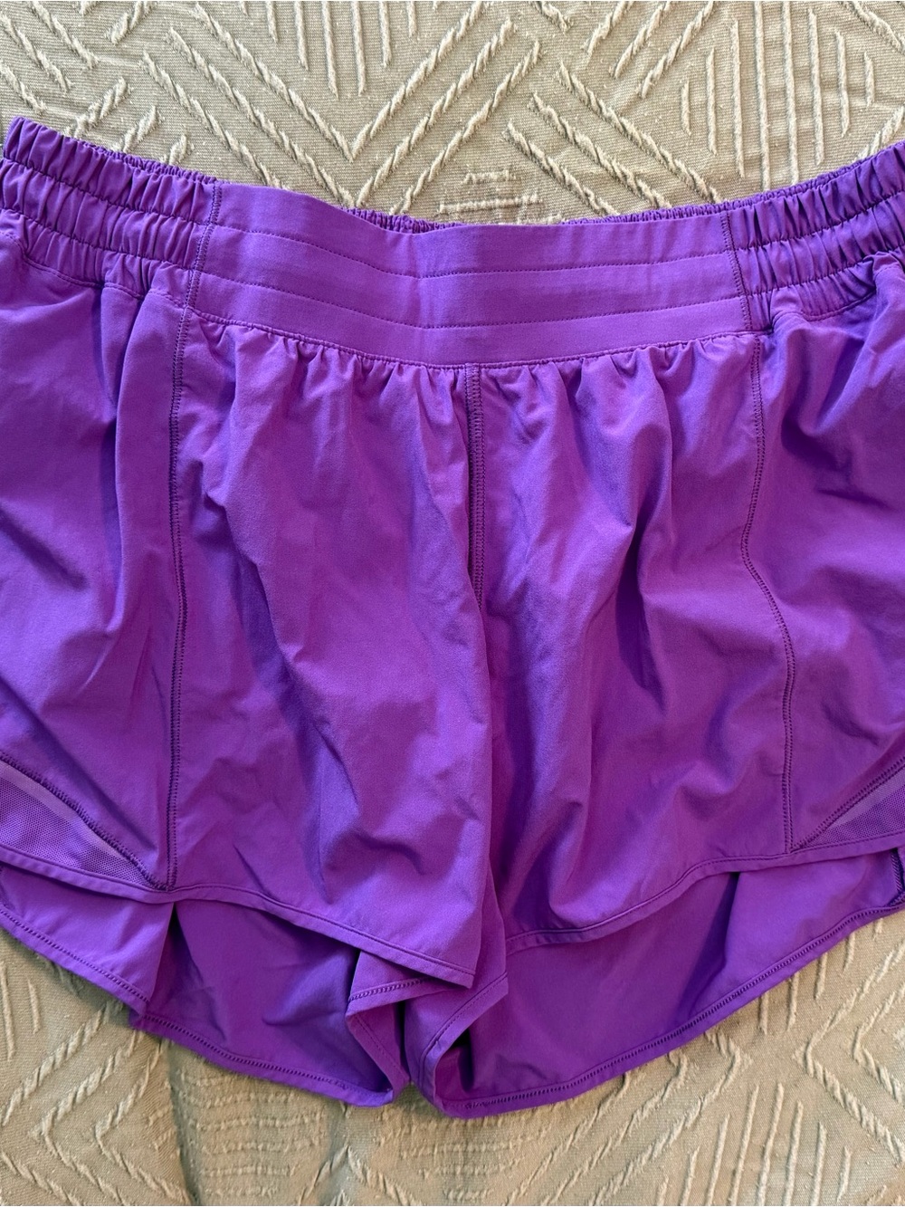 Lululemon Hotty Hot Low Rise Shorts 4”